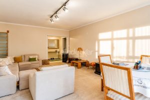 Apartamento à venda com 119m², 3 dormitórios, 1 suíte, 1 vaga no bairro Petrópolis em Porto Alegre - Foto 2