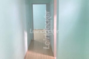 Casa à venda com 219m², 3 dormitórios, 6 vagas no bairro Passo d'Areia em Porto Alegre - Foto 9