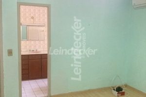 Casa à venda com 219m², 3 dormitórios, 6 vagas no bairro Passo d'Areia em Porto Alegre - Foto 10