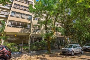 Apartamento à venda com 133m², 3 dormitórios, 1 suíte, 2 vagas no bairro Moinhos de Vento em Porto Alegre - Foto 2