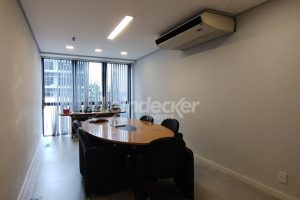 Salas/Conjuntos à venda com 389m² no bairro Centro Histórico em Porto Alegre - Foto 19