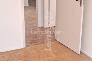 Apartamento à venda com 73m², 2 dormitórios no bairro Rio Branco em Porto Alegre - Foto 2