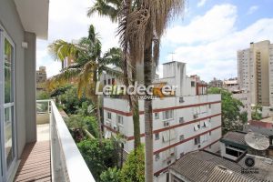 Casa à venda com 485m², 5 dormitórios, 2 suítes, 3 vagas no bairro Auxiliadora em Porto Alegre - Foto 41