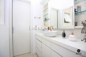 Casa à venda com 485m², 5 dormitórios, 2 suítes, 3 vagas no bairro Auxiliadora em Porto Alegre - Foto 30