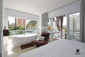 Casa à venda com 485m², 5 dormitórios, 2 suítes, 3 vagas no bairro Auxiliadora em Porto Alegre - Foto 1