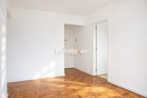 Apartamento à venda com 57m², 2 dormitórios no bairro Passo d'Areia em Porto Alegre - Foto 1