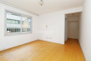 Apartamento à venda com 42m², 1 dormitório no bairro Azenha em Porto Alegre - Foto 2