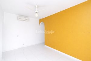 Apartamento à venda com 65m², 2 dormitórios no bairro Centro Histórico em Porto Alegre - Foto 3