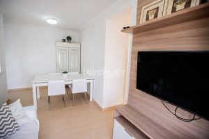 Apartamento à venda com 72m², 3 dormitórios, 1 suíte, 1 vaga no bairro Teresópolis em Porto Alegre - Foto 3