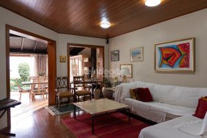 Casa à venda com 220m², 3 dormitórios, 1 suíte no bairro Jardim Sabará em Porto Alegre - Foto 1