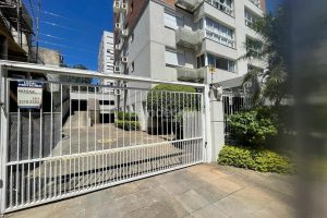 Apartamento à venda com 102m², 3 dormitórios, 1 suíte, 2 vagas no bairro Auxiliadora em Porto Alegre - Foto 2