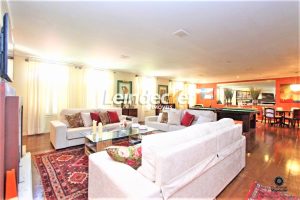 Casa à venda com 486m², 3 dormitórios, 1 suíte, 4 vagas no bairro Ipanema em Porto Alegre - Foto 3