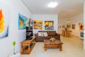 Casa à venda com 255m², 3 dormitórios, 4 vagas no bairro Petrópolis em Porto Alegre - Foto 3