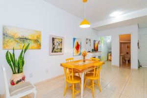 Casa à venda com 255m², 3 dormitórios, 4 vagas no bairro Petrópolis em Porto Alegre - Foto 4