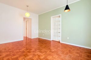 Apartamento à venda com 57m², 2 dormitórios no bairro Bom Fim em Porto Alegre - Foto 3