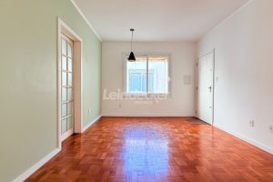 Apartamento à venda com 57m², 2 dormitórios no bairro Bom Fim em Porto Alegre - Foto 2