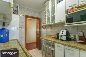 Apartamento à venda com 76m², 2 dormitórios, 1 suíte, 1 vaga no bairro Cristo Redentor em Porto Alegre - Foto 10