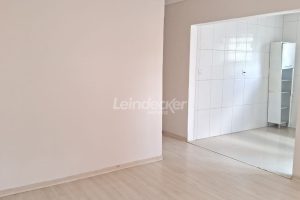 Apartamento à venda com 67m², 3 dormitórios, 1 vaga no bairro Teresópolis em Porto Alegre - Foto 1