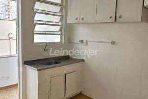 Apartamento à venda com 56m², 2 dormitórios no bairro Azenha em Porto Alegre - Foto 5
