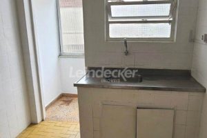 Apartamento à venda com 56m², 2 dormitórios no bairro Azenha em Porto Alegre - Foto 6
