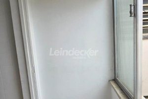 Apartamento à venda com 56m², 2 dormitórios no bairro Azenha em Porto Alegre - Foto 8