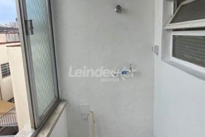 Apartamento à venda com 56m², 2 dormitórios no bairro Azenha em Porto Alegre - Foto 9