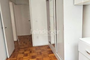Apartamento à venda com 56m², 2 dormitórios no bairro Azenha em Porto Alegre - Foto 12
