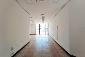 Salas/Conjuntos à venda com 45m² no bairro Auxiliadora em Porto Alegre - Foto 2