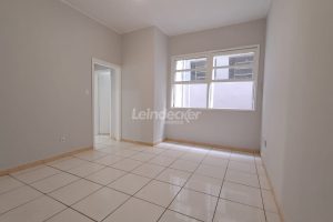 Apartamento à venda com 118m², 2 dormitórios no bairro Petrópolis em Porto Alegre - Foto 1