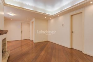 Apartamento à venda com 113m², 3 dormitórios, 1 suíte, 2 vagas no bairro Petrópolis em Porto Alegre - Foto 4