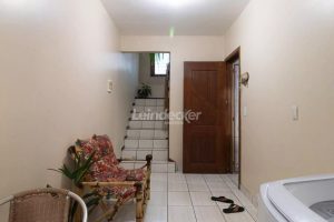 Casa à venda com 218m², 3 dormitórios, 2 suítes, 4 vagas no bairro Partenon em Porto Alegre - Foto 31