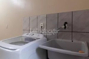 Casa à venda com 218m², 3 dormitórios, 2 suítes, 4 vagas no bairro Partenon em Porto Alegre - Foto 33