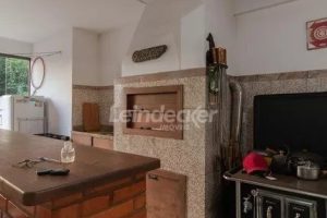 Casa à venda com 218m², 3 dormitórios, 2 suítes, 4 vagas no bairro Partenon em Porto Alegre - Foto 38