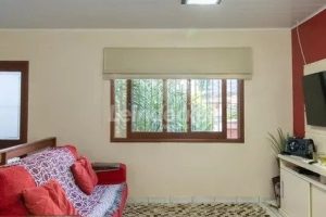 Casa à venda com 218m², 3 dormitórios, 2 suítes, 4 vagas no bairro Partenon em Porto Alegre - Foto 3