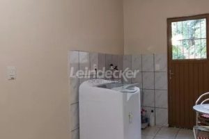 Casa à venda com 218m², 3 dormitórios, 2 suítes, 4 vagas no bairro Partenon em Porto Alegre - Foto 34