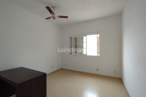 Casa comercial à venda com 270m² no bairro Santo Antônio em Porto Alegre - Foto 26