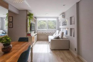 Apartamento à venda com 68m², 3 dormitórios, 1 suíte, 1 vaga no bairro Jardim Italia em Porto Alegre - Foto 2