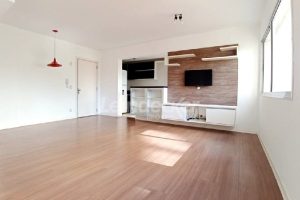 Apartamento à venda com 66m², 2 dormitórios, 1 suíte, 1 vaga no bairro Partenon em Porto Alegre - Foto 1