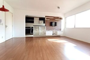 Apartamento à venda com 66m², 2 dormitórios, 1 suíte, 1 vaga no bairro Partenon em Porto Alegre - Foto 2