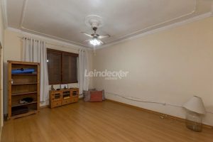 Casa à venda com 300m², 3 dormitórios, 2 vagas no bairro Petrópolis em Porto Alegre - Foto 7