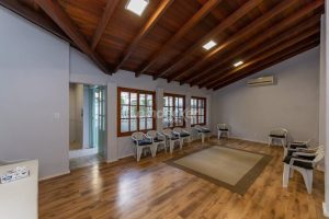 Casa à venda com 300m², 3 dormitórios, 2 vagas no bairro Petrópolis em Porto Alegre - Foto 8