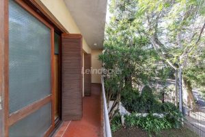 Casa à venda com 300m², 3 dormitórios, 2 vagas no bairro Petrópolis em Porto Alegre - Foto 9