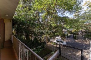 Casa à venda com 300m², 3 dormitórios, 2 vagas no bairro Petrópolis em Porto Alegre - Foto 10