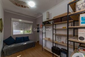 Casa à venda com 300m², 3 dormitórios, 2 vagas no bairro Petrópolis em Porto Alegre - Foto 11