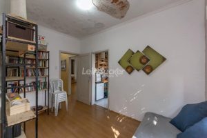 Casa à venda com 300m², 3 dormitórios, 2 vagas no bairro Petrópolis em Porto Alegre - Foto 13