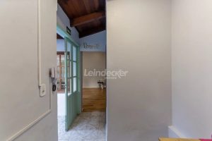 Casa à venda com 300m², 3 dormitórios, 2 vagas no bairro Petrópolis em Porto Alegre - Foto 16