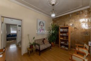 Casa à venda com 300m², 3 dormitórios, 2 vagas no bairro Petrópolis em Porto Alegre - Foto 3