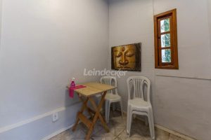 Casa à venda com 300m², 3 dormitórios, 2 vagas no bairro Petrópolis em Porto Alegre - Foto 40