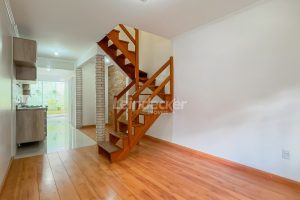 Casa em Condomínio à venda com 83m², 2 dormitórios, 1 suíte, 1 vaga no bairro Morro Santana em Porto Alegre - Foto 2