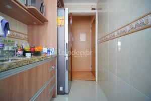 Apartamento à venda com 60m², 2 dormitórios no bairro Jardim do Salso em Porto Alegre - Foto 9